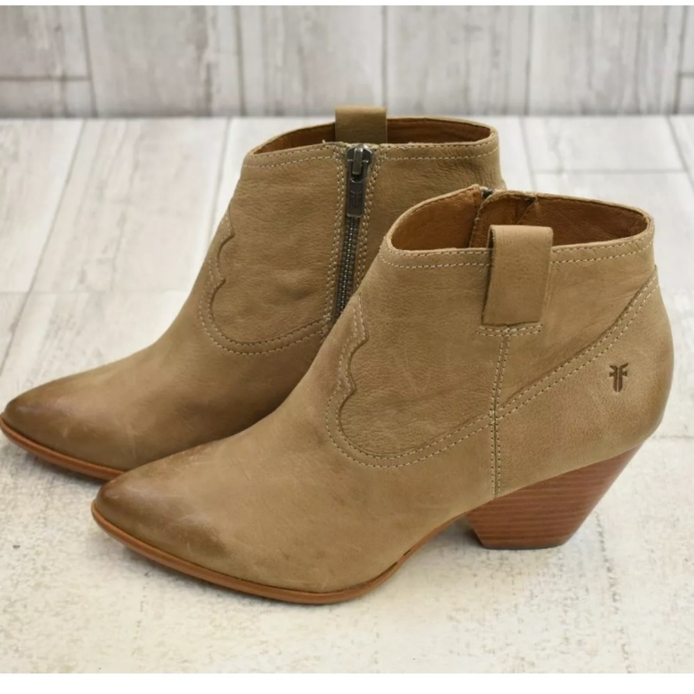 NWOT Frye Reina Ash Booties